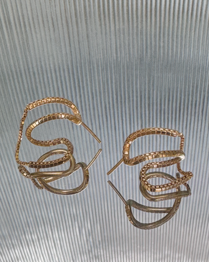 Ahana Hoops