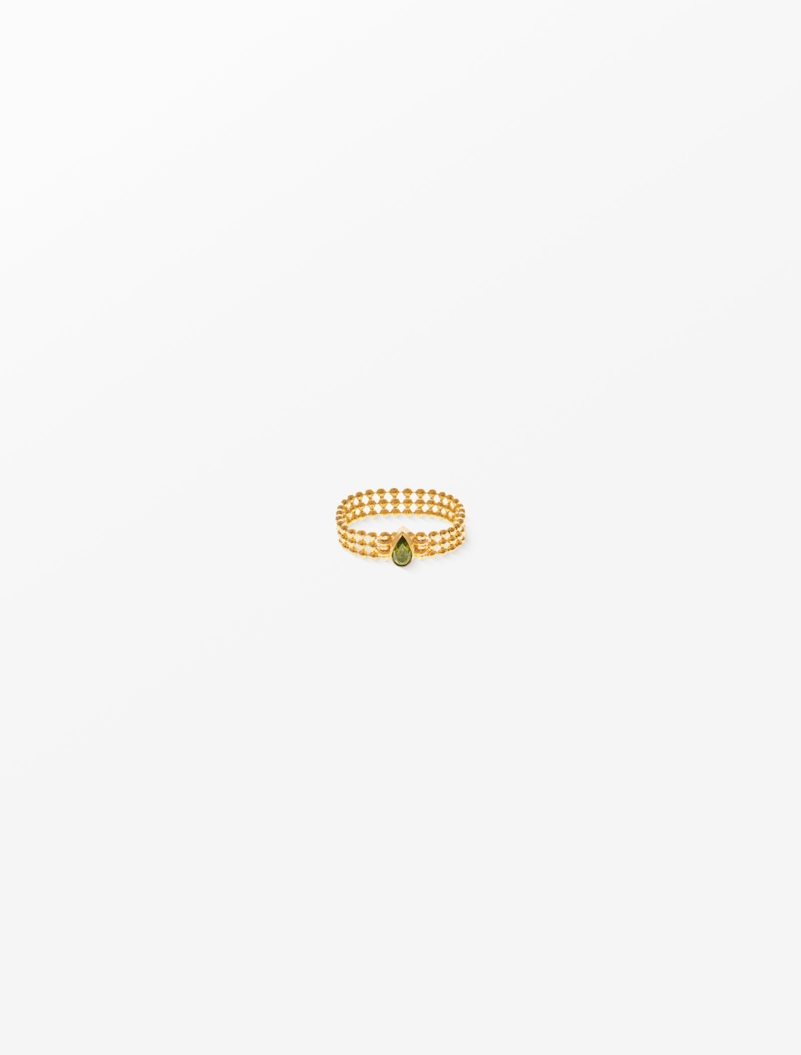 Altar peridot ring